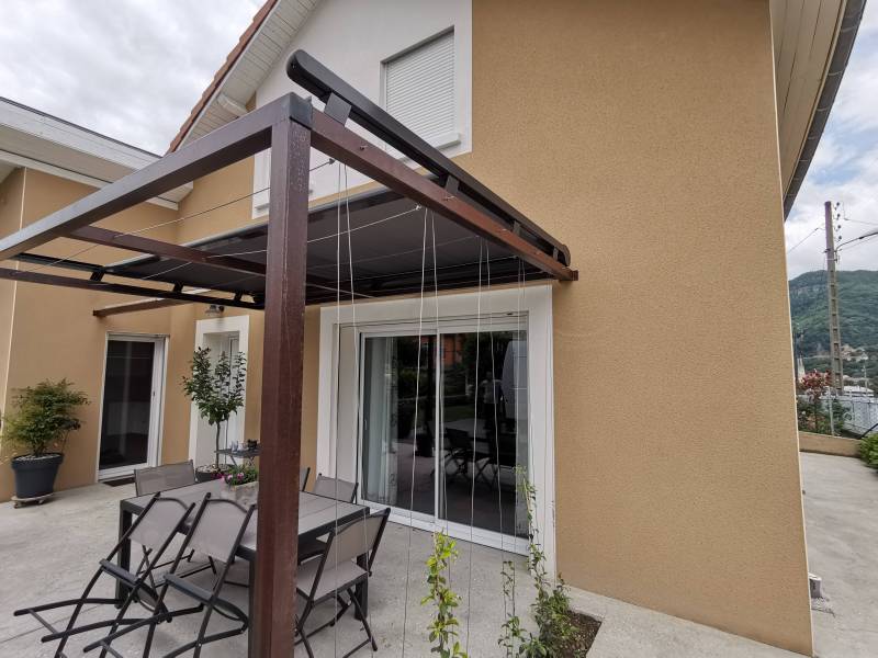 Store installé sur pergola existante à Voiron